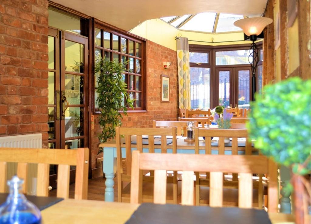 The George Inn & Millingbrook Lodge Ltd Lydney Eksteriør bilde